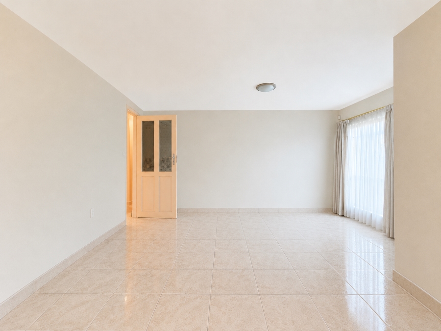 3 Bedroom Property for Sale in Wynberg Upper Western Cape